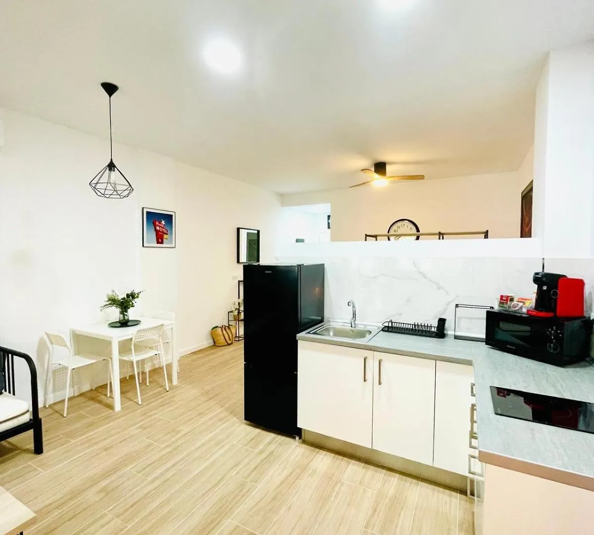 Completo Y Bello Apartamento En Málaga 0*,